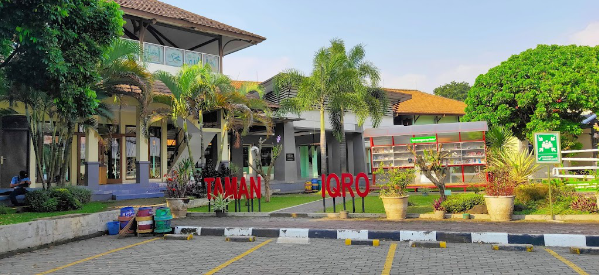 SMK Negeri 12 Bandung Budayakan Lingkungan Bersih